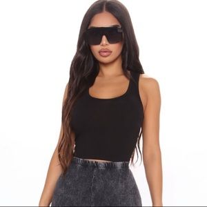 Kendra crop top - black 🖤